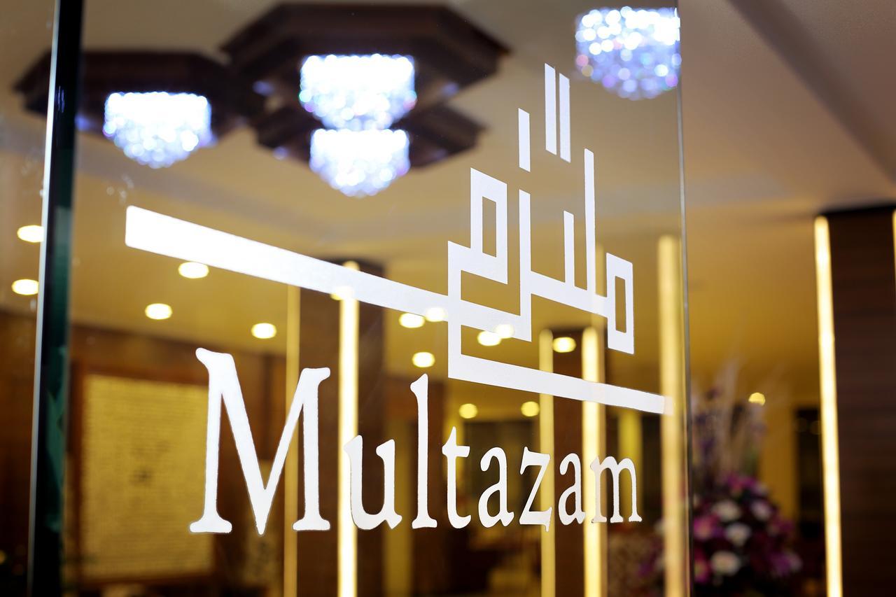 Multazam Hotel Solo Exterior foto